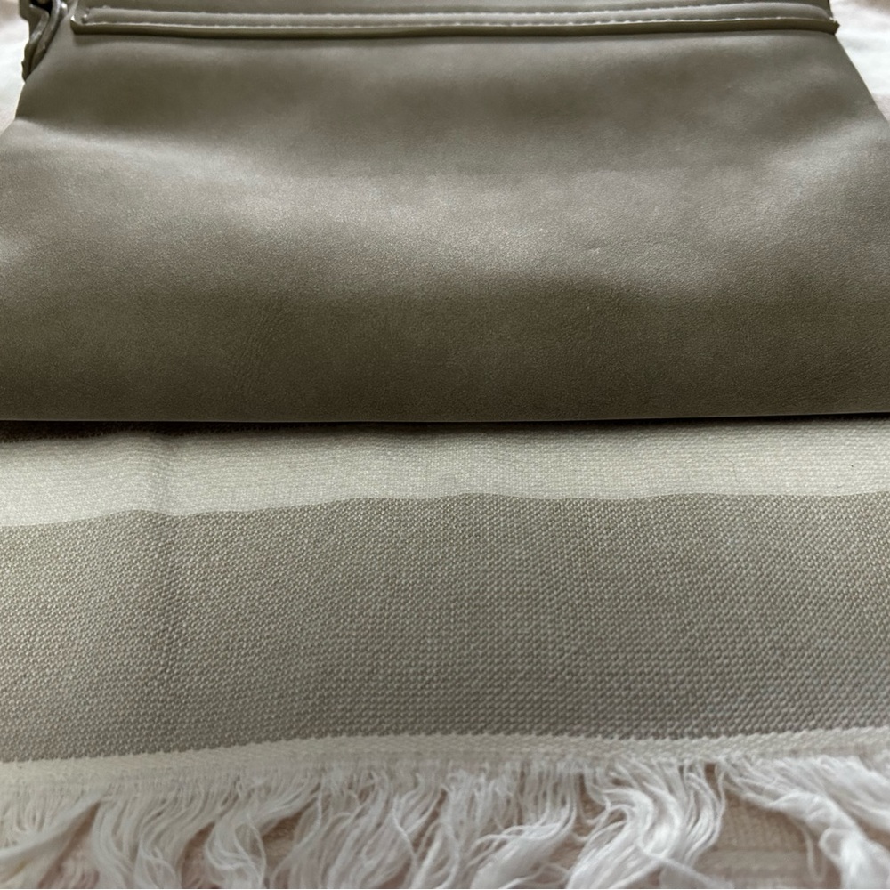 Taupe Shoulder Bag with Roomy Zippered Interior Spaces - Picture 4 of 6